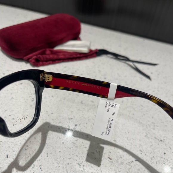 Gucci Eyeglasses - Picture 7 of 16